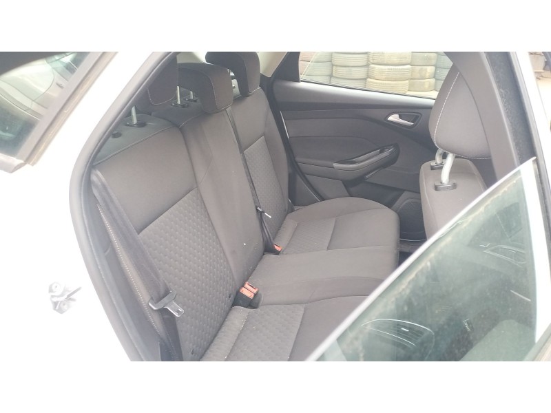 Recambio de asientos traseros para ford focus iii sedán 1.0 ecoboost referencia OEM IAM   