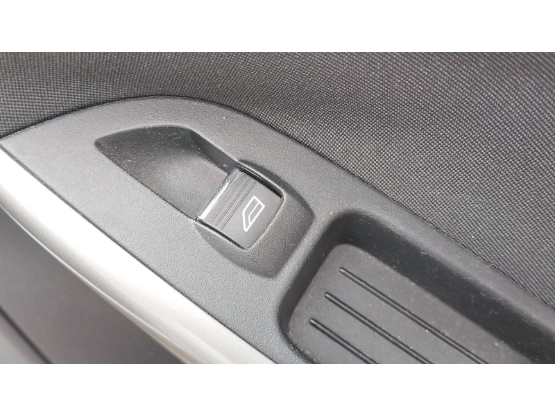 Recambio de mando elevalunas delantero derecho para ford focus iii sedán 1.0 ecoboost referencia OEM IAM   