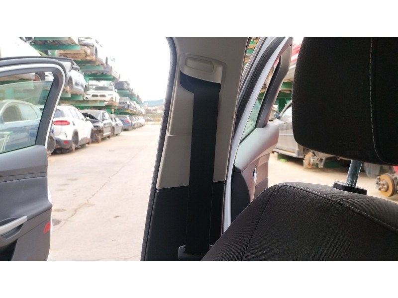 Recambio de cinturon seguridad delantero derecho para ford focus iii sedán 1.0 ecoboost referencia OEM IAM 1843314 / 1839761  