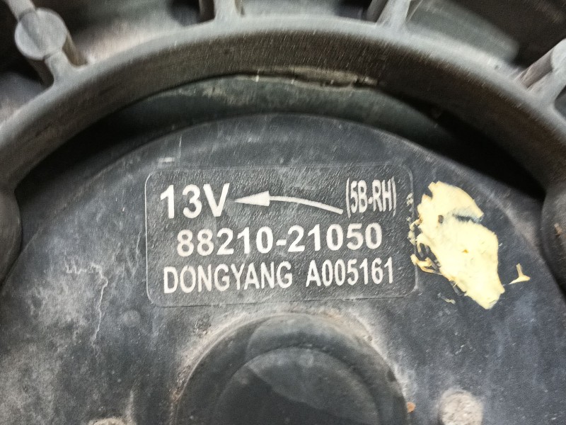 Recambio de electroventilador para ssangyong rodius i 2.7 xdi referencia OEM IAM 8821021050 / 684A021050  