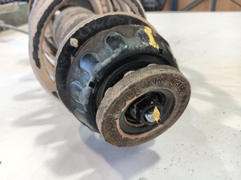 Recambio de amortiguador delantero izquierdo para kia stonic (yb) 1.6 crdi referencia OEM IAM 54650H8650  