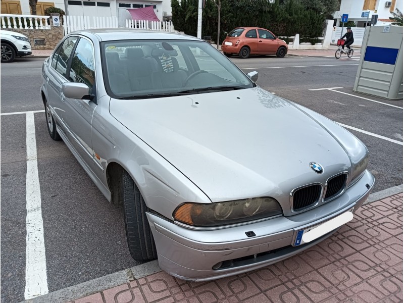 bmw 5 (e39) del año 2000