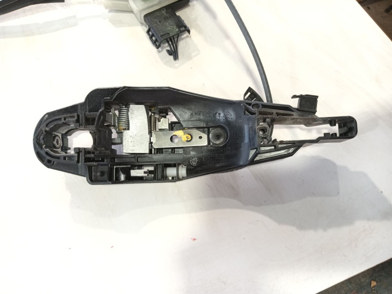 Recambio de cerradura puerta trasera izquierda para opel crossland x / crossland (p17, p2qo) 1.2 (75) referencia OEM IAM 3558106