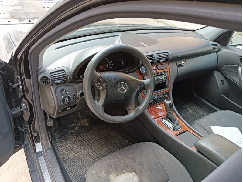 mercedes-benz clase c (w203) del año 2004