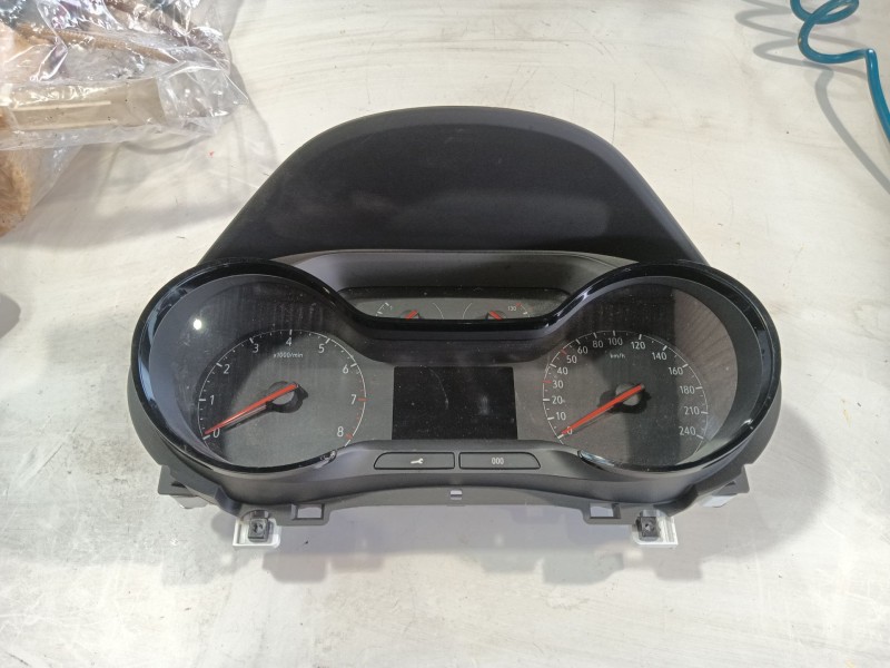 Recambio de cuadro instrumentos para opel crossland x / crossland (p17, p2qo) 1.2 (75) referencia OEM IAM 93488830  