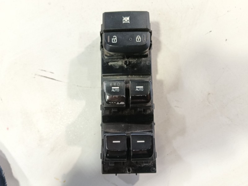 Recambio de mando elevalunas delantero izquierdo para kia sportage iv (ql, qle) 1.6 gdi referencia OEM IAM 93571F1200  
