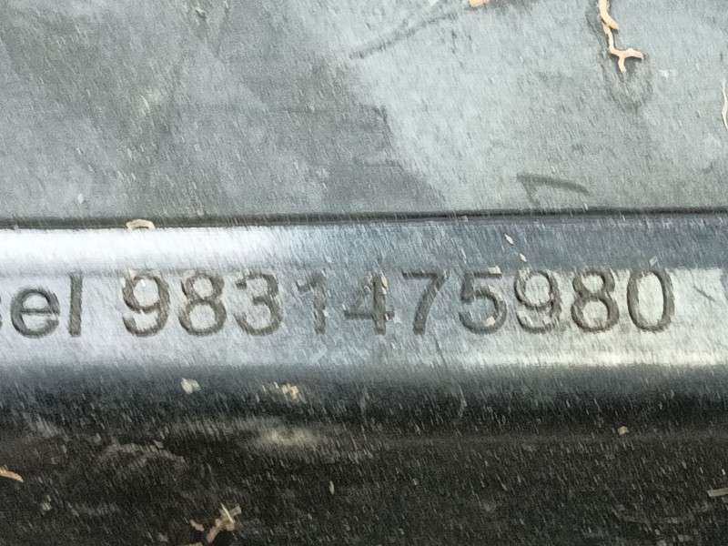 Recambio de tapa exterior combustible para peugeot 2008 ii (ud_, us_, uy_, uj_, ur_, uc_) 1.2 puretech 100 referencia OEM IAM   