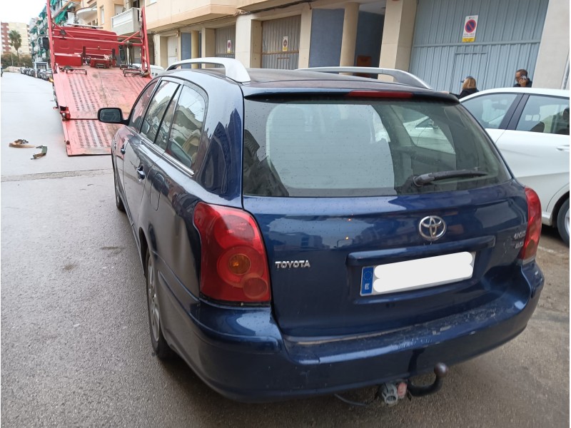 toyota avensis station wagon (_t25_) del año 2004