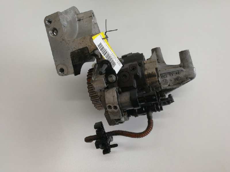 Recambio de bomba inyeccion para renault megane ii berlina 5p confort authentique referencia OEM IAM 8200108225 0445010075 H0374