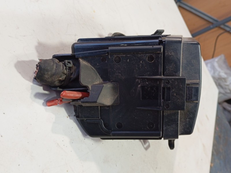 Recambio de caja fusibles delantera para audi q2 (gab, gag) 1.6 tdi referencia OEM IAM   