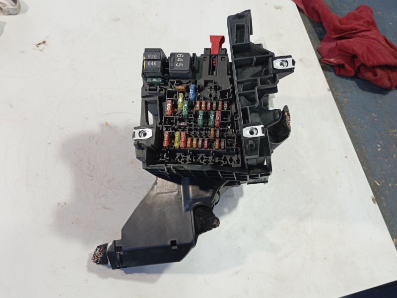 Recambio de caja reles / fusibles para audi q2 (gab, gag) 1.6 tdi referencia OEM IAM 5Q0937125H / 5Q0937615C  