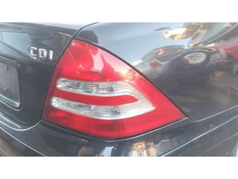 Recambio de piloto trasero derecho para mercedes-benz clase c (w203) c 220 cdi (203.008) referencia OEM IAM 2038200264  