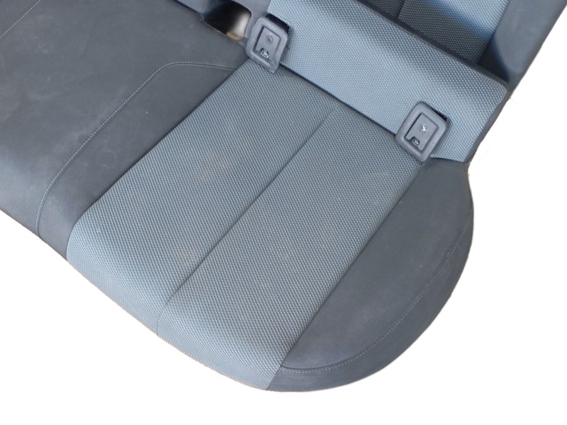 Recambio de asientos traseros para audi q2 (gab, gag) 1.6 tdi referencia OEM IAM  3864624 