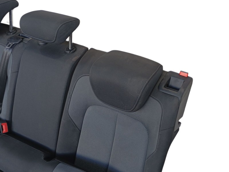 Recambio de asientos traseros para audi q2 (gab, gag) 1.6 tdi referencia OEM IAM  3864624 