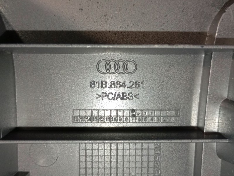 Recambio de consola central para audi q2 (gab, gag) 1.6 tdi referencia OEM IAM   