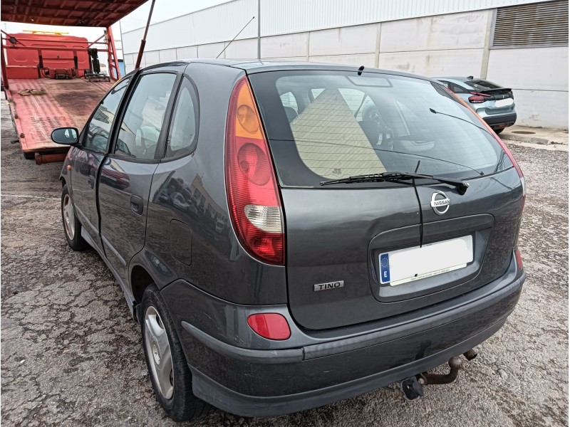 nissan almera tino (v10) del año 2005