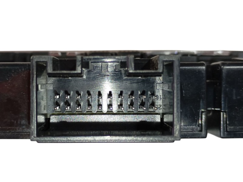 Recambio de warning para audi q2 (gab, gag) 1.6 tdi referencia OEM IAM  81A925301C 