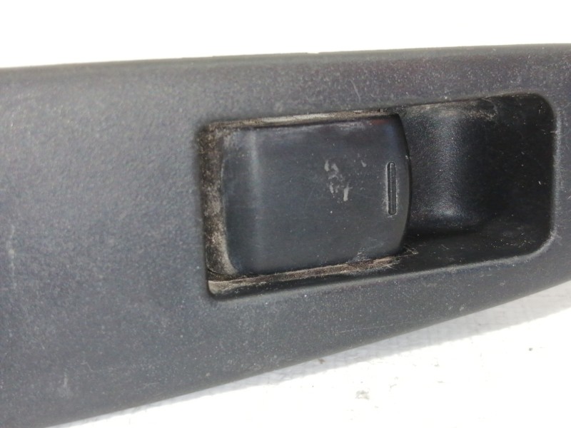 Recambio de mando elevalunas trasero izquierdo para nissan qashqai (j10) acenta referencia OEM IAM 25411  