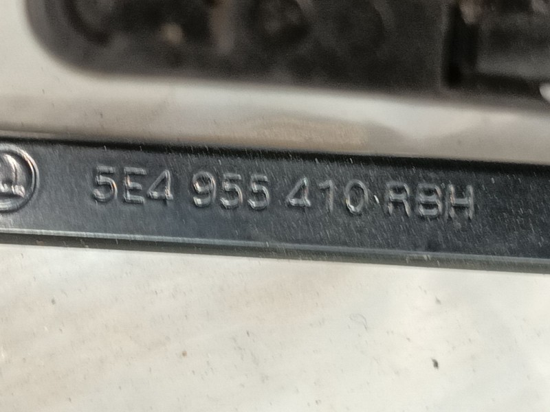 Recambio de brazo limpia delantero derecho para skoda octavia iv (nx3, nn3, pv3) 2.0 tdi referencia OEM IAM 5E4955410  