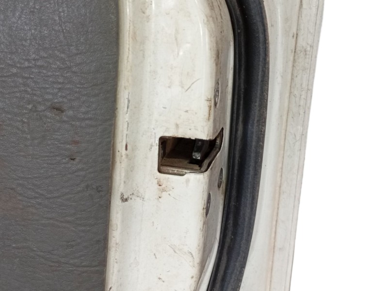 Recambio de puerta delantera derecha para nissan patrol iii/2 hardtop (k260) 2.8 d referencia OEM IAM   