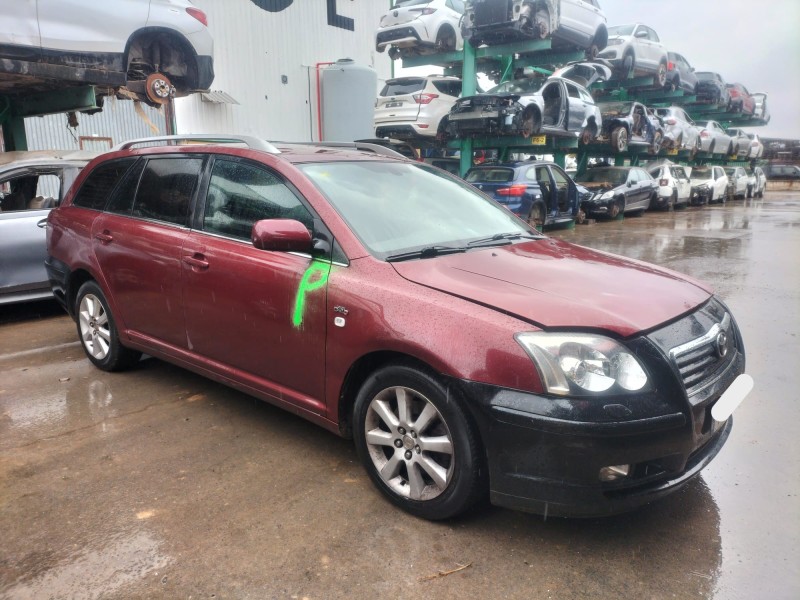 toyota avensis station wagon (_t25_) del año 2004