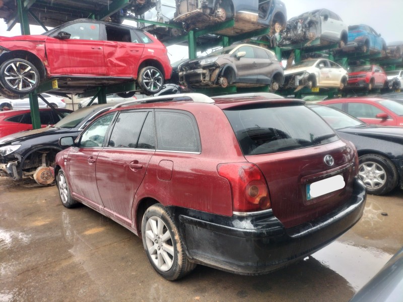 toyota avensis station wagon (_t25_) del año 2004