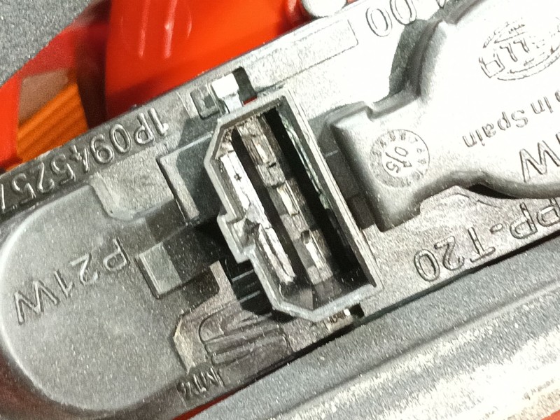 Recambio de piloto trasero izquierdo para seat leon (1p1) 1.6 referencia OEM IAM 1P0945111C  