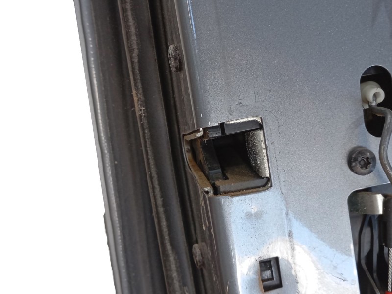 Recambio de puerta trasera izquierda para bmw serie 5 touring (e61) 530d referencia OEM IAM   