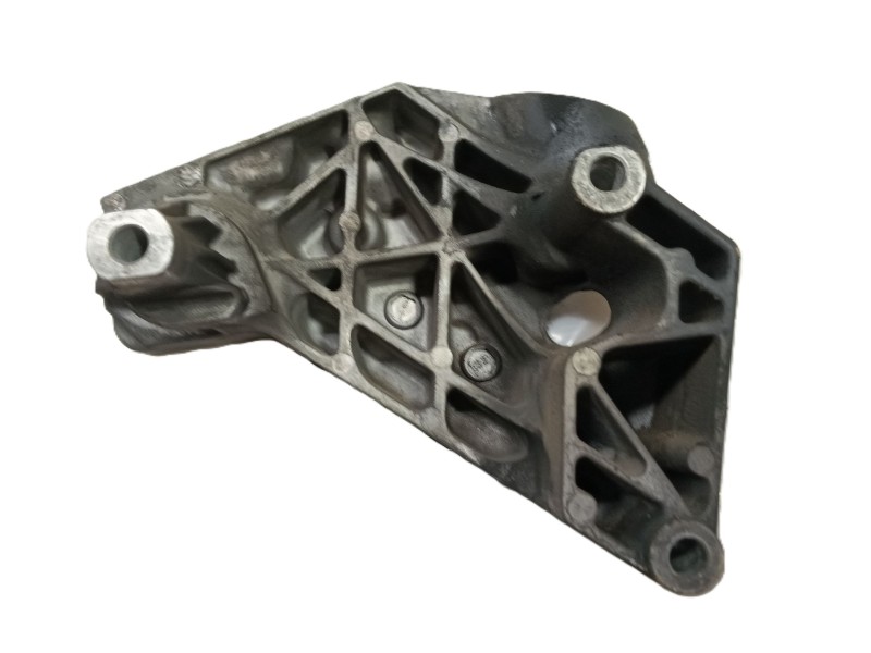 Recambio de soporte alternador para seat leon (1m1) 1.9 tdi referencia OEM IAM 038199207AG  