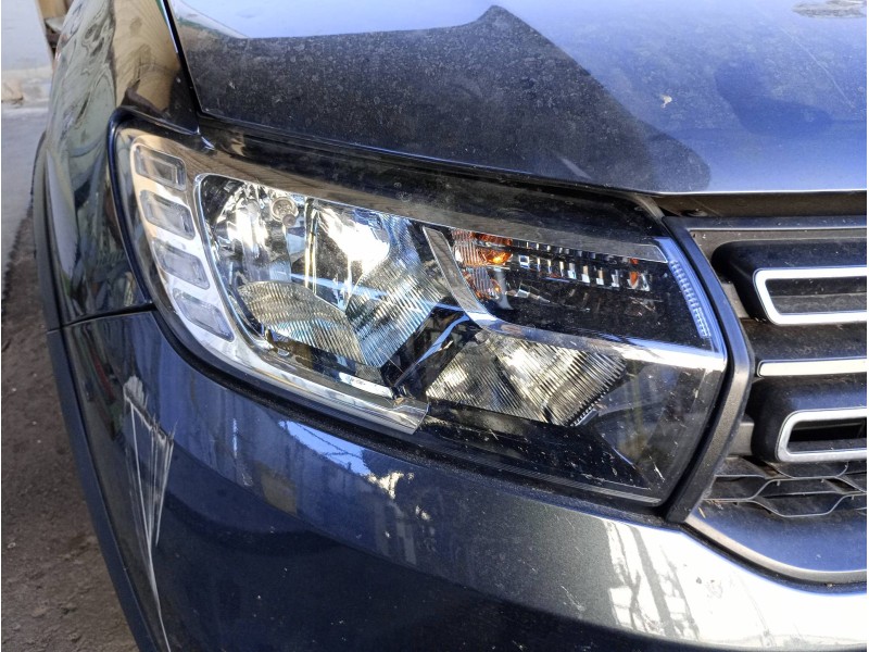 Recambio de faro derecho para dacia sandero stepway referencia OEM IAM 260103529R 901144313C7L 90114431B