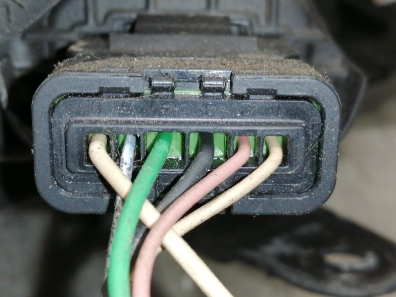 Recambio de faro derecho para dacia sandero stepway referencia OEM IAM 260103529R 901144313C7L 90114431B