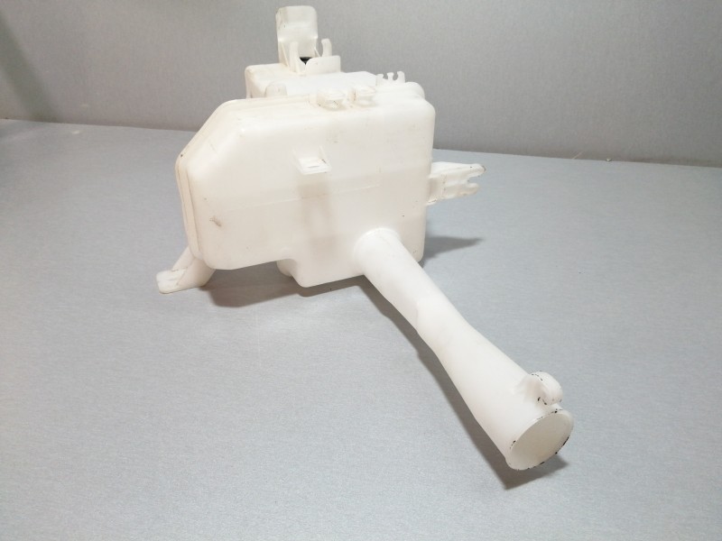 Recambio de deposito limpia para kia cee´d sporty wagon drive referencia OEM IAM 986101H101  