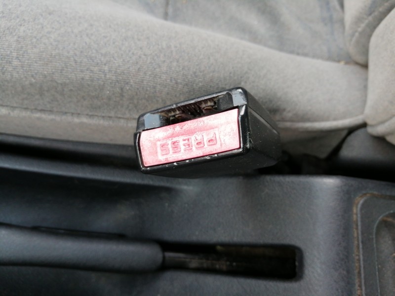 Recambio de enganche cinturon delantero derecho para peugeot 306 berlina 3/4/5 puertas (s2) xt referencia OEM IAM N3053AAF  8972