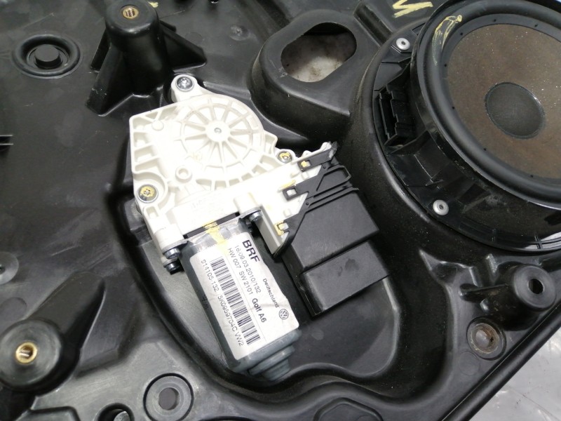 Recambio de elevalunas trasero derecho para volkswagen golf vi (5k1) advance referencia OEM IAM 5K483975 914105132 / 5K0959704C 