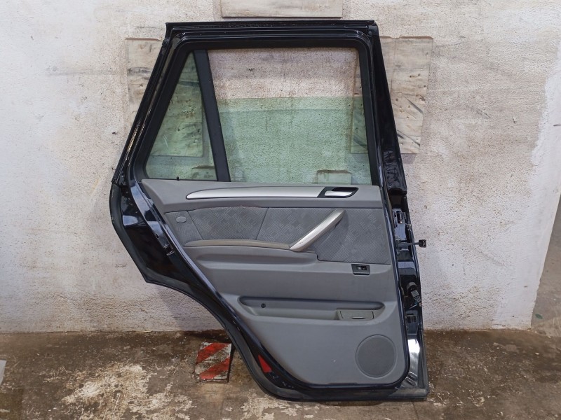 Recambio de puerta trasera izquierda para bmw x5 (e53) 3.0 d referencia OEM IAM 41528256827  