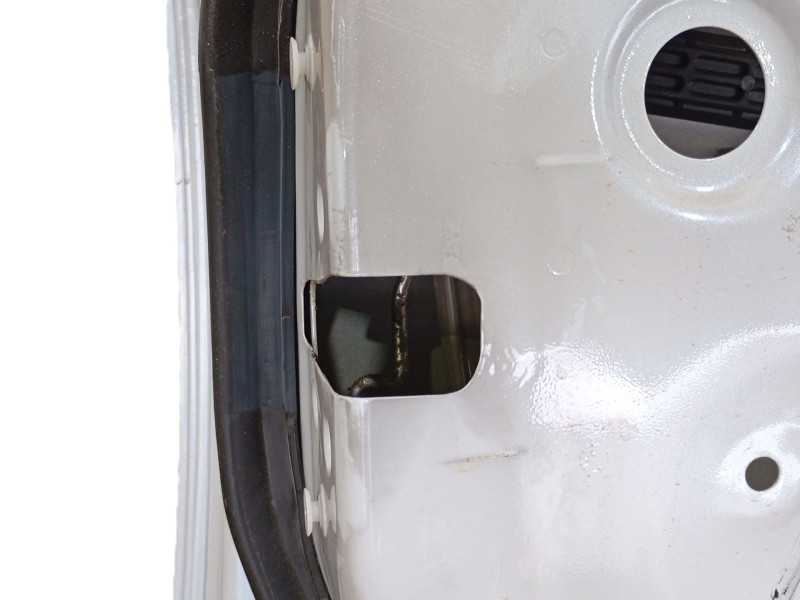 Recambio de puerta delantera izquierda para lexus is ii (_e2_) 220d (ale20) referencia OEM IAM   