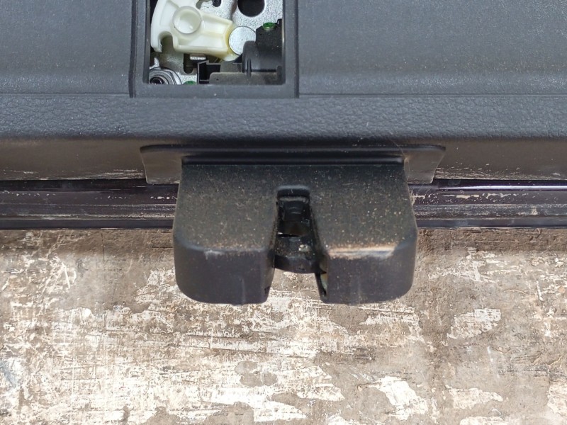 Recambio de porton trasero para audi a3 (8v1, 8vk) 1.4 tfsi referencia OEM IAM 8V3827025F  