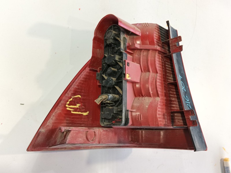 Recambio de piloto trasero derecho para mercedes-benz clase m (w163) ml 400 cdi (163.128) referencia OEM IAM 1638200264  