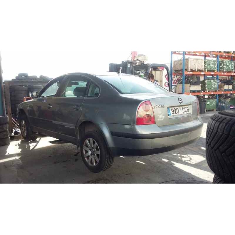 VOLKSWAGEN PASSAT BERLINA (3B3)