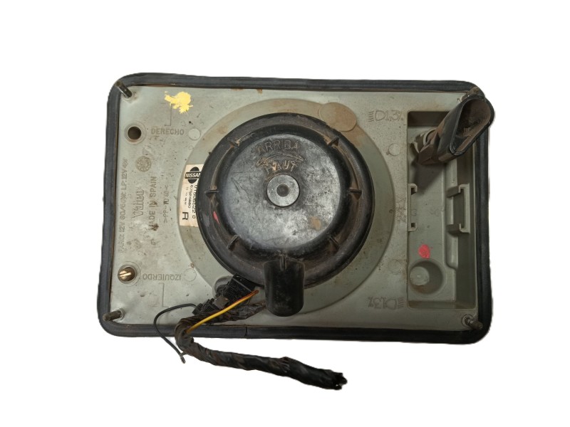 Recambio de faro derecho para nissan trade furgoneta 75 referencia OEM IAM 015065220 67624880 