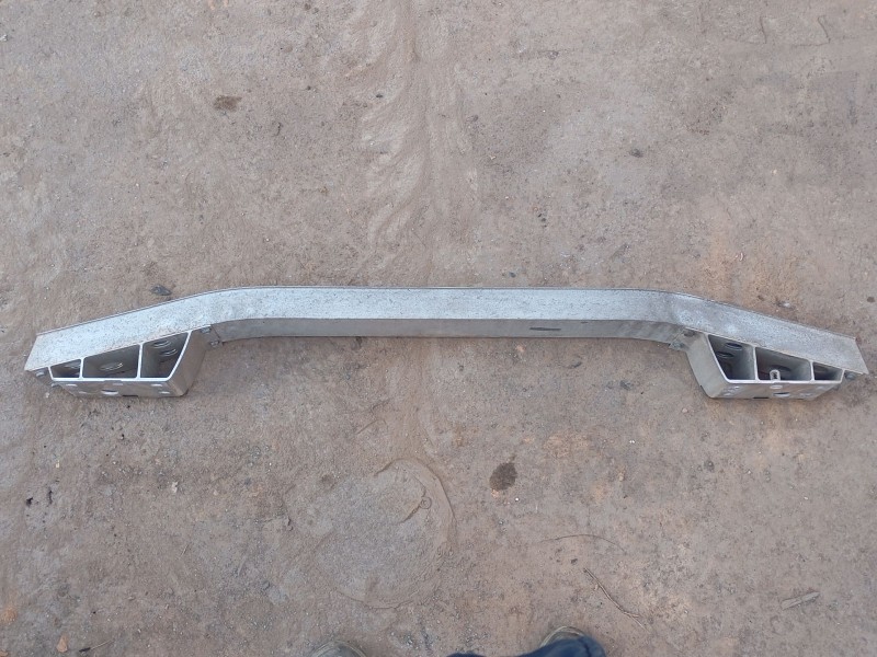 Recambio de refuerzo paragolpes trasero para lexus is ii (_e2_) 220d (ale20) referencia OEM IAM   