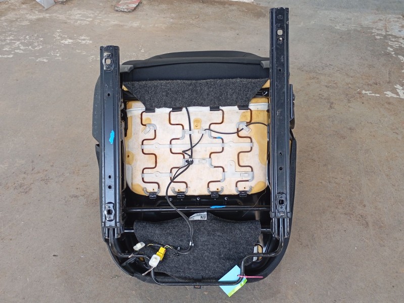 Recambio de asiento delantero izquierdo para skoda rapid spaceback (nh1) 1.6 tdi referencia OEM IAM   