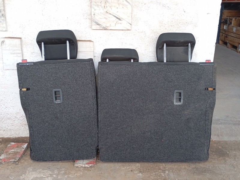 Recambio de asientos traseros para skoda rapid spaceback (nh1) 1.6 tdi referencia OEM IAM   