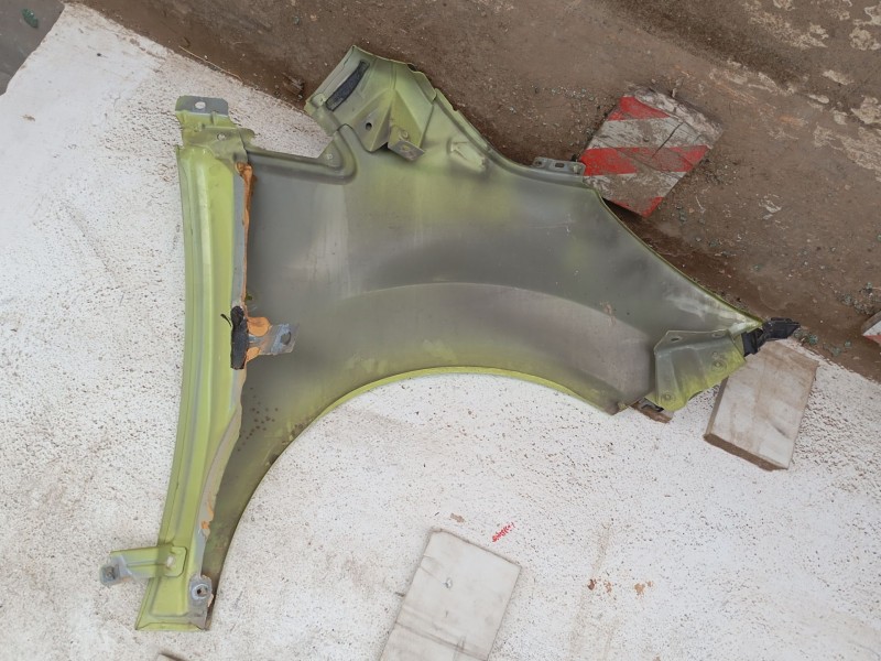 Recambio de aleta delantera izquierda para ford ka (ru8) 1.2 referencia OEM IAM   