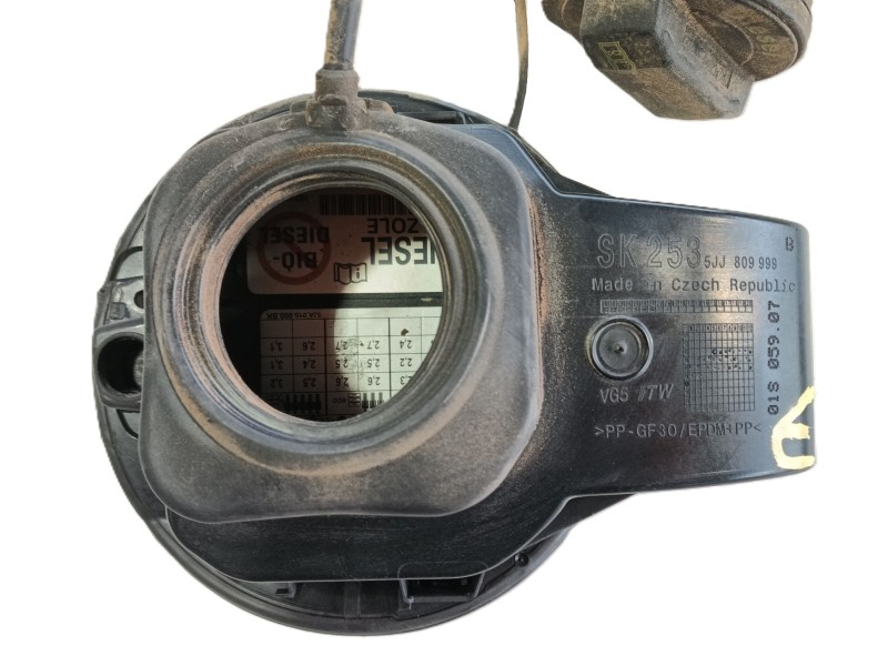 Recambio de tapa exterior combustible para skoda rapid spaceback (nh1) 1.6 tdi referencia OEM IAM   