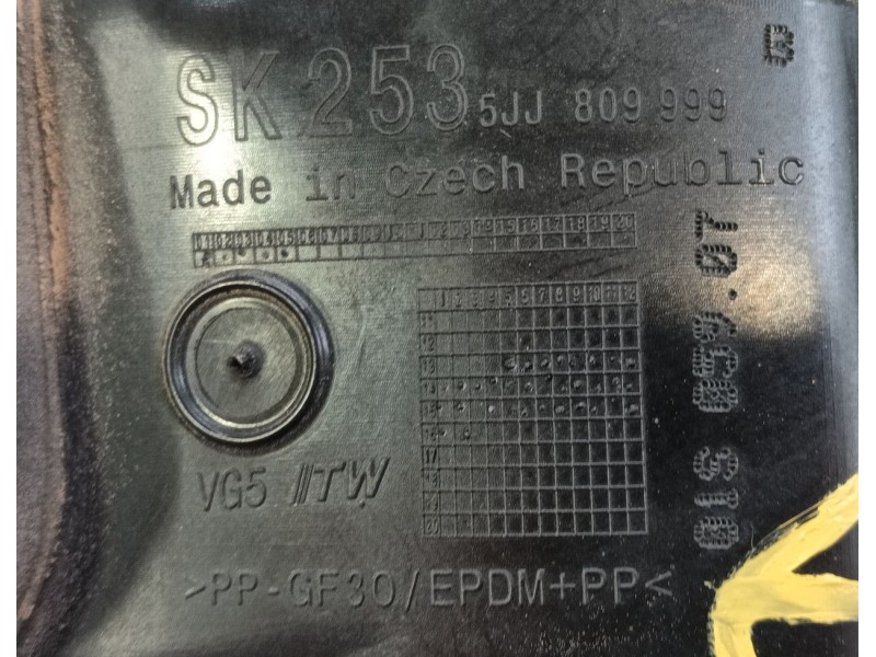 Recambio de tapa exterior combustible para skoda rapid spaceback (nh1) 1.6 tdi referencia OEM IAM   