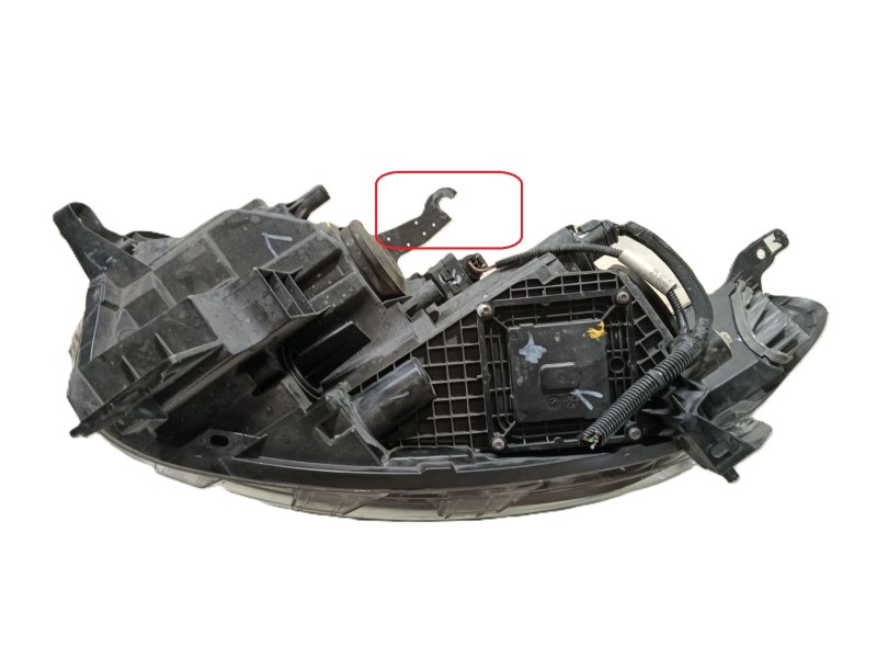 Recambio de faro derecho para renault kadjar (ha_, hl_) 1.2 tce 130 referencia OEM IAM 260105845R / 260103903R  