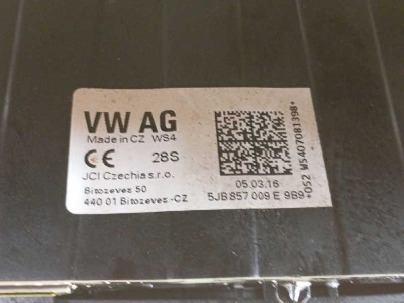 Recambio de salpicadero para skoda rapid spaceback (nh1) 1.6 tdi referencia OEM IAM 5JB857009F9B9  