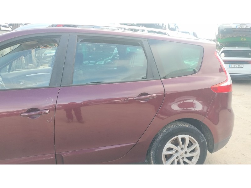 Recambio de puerta trasera izquierda para renault grand scénic iii (jz0/1_) 1.5 dci referencia OEM IAM 821017991R  