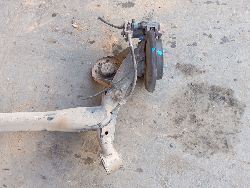 Recambio de puente trasero para kia rio iii (ub) 1.2 cvvt referencia OEM IAM 551001W610  